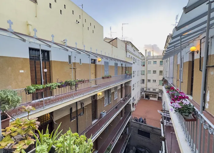 Eclectic In Trendy San Lorenzo * רומא