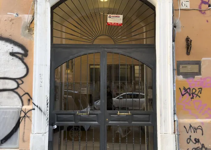 Eclectic In Trendy San Lorenzo *